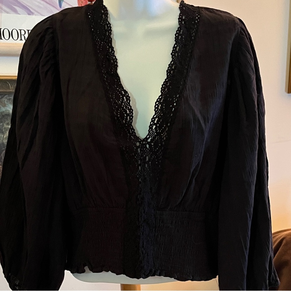 Talent Black Lace-Trim Puff Sleeve Women's Top